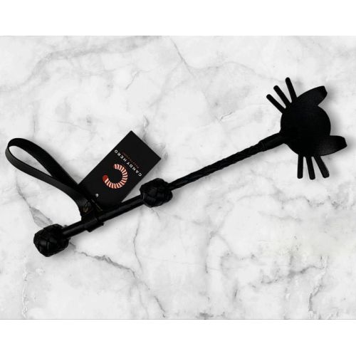 Виктор Хориняк жалаңаш Құрбысымен және оның анасымен жыныстық қатынас